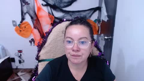 Snapshot of mature_wolf chatting on October 30, 2025, 8:53 pm Sonia online show from October 30, 2025, 8:53 pm