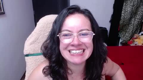 Snapshot of mature_wolf chatting on November 13, 2025, 9:47 pm Sonia online show from November 13, 2025, 9:47 pm