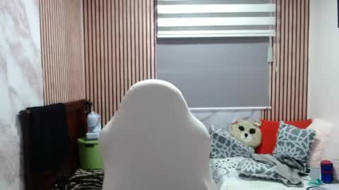 Snapshot of mature_wolf chatting on May 12, 2026, 4:26 pm Sonia online show from May 12, 2026, 4:26 pm