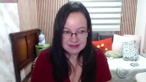 Snapshot of mature_wolf chatting on June 5, 2026, 1:06 pm Sonia online show from June 5, 2026, 1:06 pm