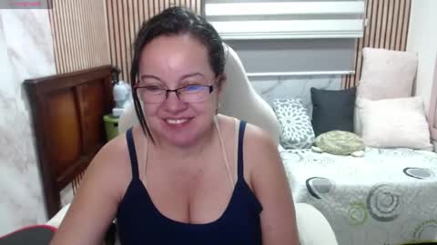 Snapshot of mature_wolf chatting on June 7, 2026, 11:08 pm Sonia online show from June 7, 2026, 11:08 pm