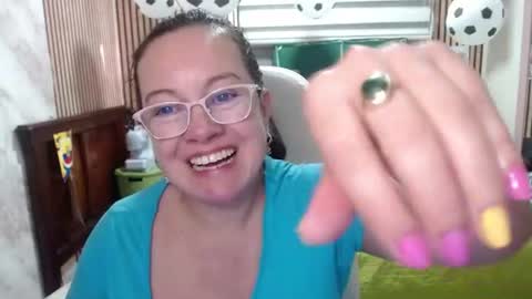 Snapshot of mature_wolf chatting on June 13, 2026, 9:02 pm Sonia online show from June 13, 2026, 9:02 pm