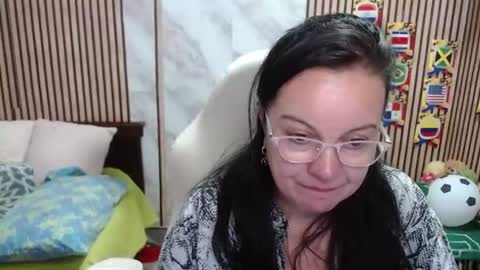 Snapshot of mature_wolf chatting on June 21, 2026, 7:27 pm Sonia online show from June 21, 2026, 7:27 pm
