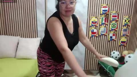 Snapshot of mature_wolf chatting on July 4, 2026, 10:16 pm Sonia online show from July 4, 2026, 10:16 pm