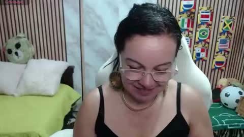 Snapshot of mature_wolf chatting on July 8, 2026, 5:17 pm Sonia online show from July 8, 2026, 5:17 pm