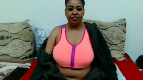 Snapshot of maturedbootyqueen chatting on June 19, 2026, 11:03 am QUEEN online show from June 19, 2026, 11:03 am
