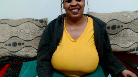 Snapshot of maturedbootyqueen chatting on July 21, 2026, 11:45 am QUEEN online show from July 21, 2026, 11:45 am