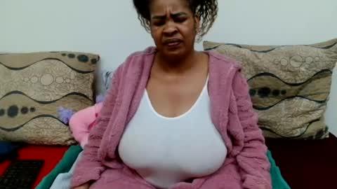 Snapshot of maturedbootyqueen chatting on July 29, 2026, 10:41 pm QUEEN online show from July 29, 2026, 10:41 pm