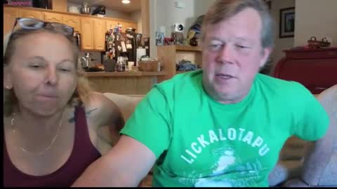 Snapshot of matureluvin chatting on October 21, 2025, 9:15 pm JustUs online show from October 21, 2025, 9:15 pm