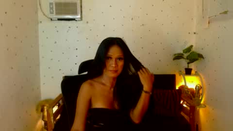 Snapshot of maturity_mommy_intown chatting on October 12, 2025, 9:30 am maturity_mommy_intown online show from October 12, 2025, 9:30 am