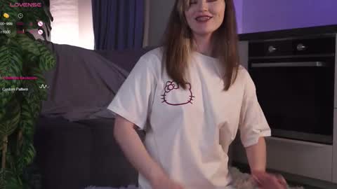 Lily online show from September 27, 2025, 6:24 pm