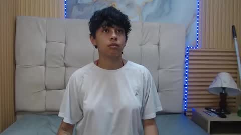 maurenicarus303av online show from March 15, 2026, 8:37 pm