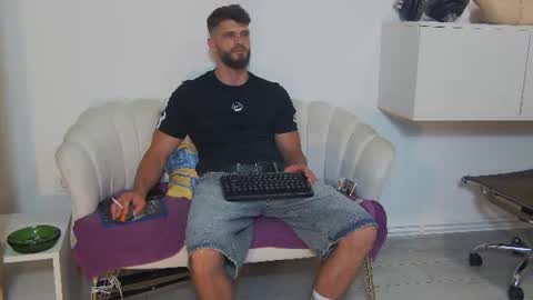 mauro_real_man online show from July 1, 2026, 7:35 pm