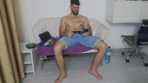 mauro_real_man online show from July 4, 2026, 5:52 pm