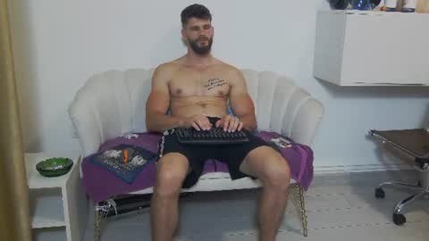 mauro_real_man online show from July 7, 2026, 8:02 pm
