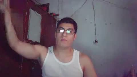 Snapshot of maurodirty chatting on March 10, 2025, 12:18 am Mauro online show from March 10, 2025, 12:18 am