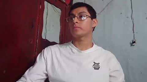 Snapshot of maurodirty chatting on January 12, 2026, 10:59 pm Mauro online show from January 12, 2026, 10:59 pm