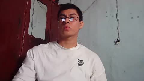 Snapshot of maurodirty chatting on January 15, 2026, 6:55 pm Mauro online show from January 15, 2026, 6:55 pm