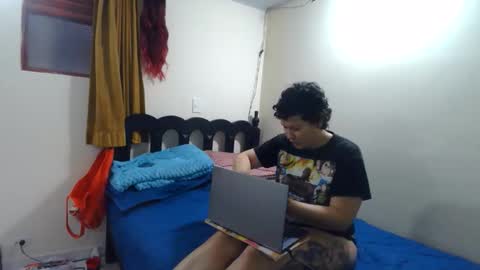 mauroluxandra online show from June 8, 2026, 5:35 pm