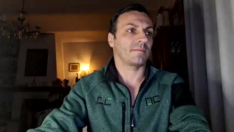 Snapshot of maury311278 chatting on March 4, 2025, 9:32 pm Marcellobausola s k i -p e online show from March 4, 2025, 9:32 pm