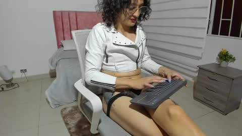 Snapshot of maverick_angel chatting on June 4, 2026, 4:35 pm Maverick online show from June 4, 2026, 4:35 pm