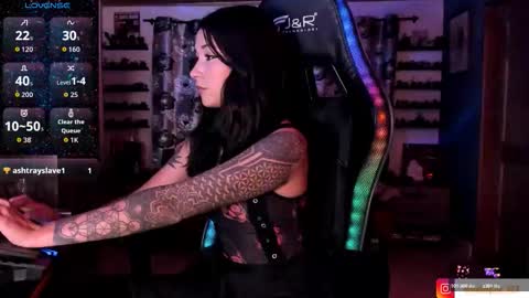 Hilary online show from December 3, 2025, 10:41 pm