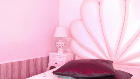 Snapshot of mavismanson chatting on October 1, 2025, 9:32 pm mavismanson online show from October 1, 2025, 9:32 pm