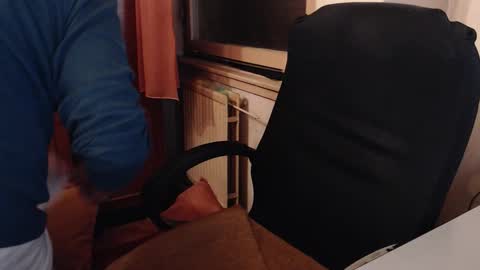 Max online show from October 13, 2025, 1:05 am