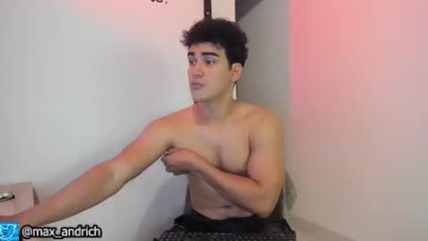 Snapshot of max__andrich chatting on November 5, 2025, 2:33 am Max... online show from November 5, 2025, 2:33 am