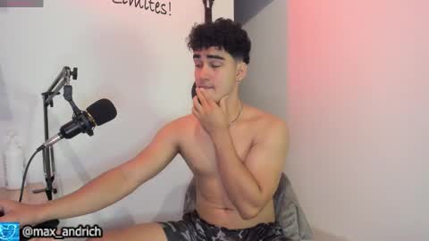 Snapshot of max__andrich chatting on February 3, 2026, 8:19 am Max... online show from February 3, 2026, 8:19 am