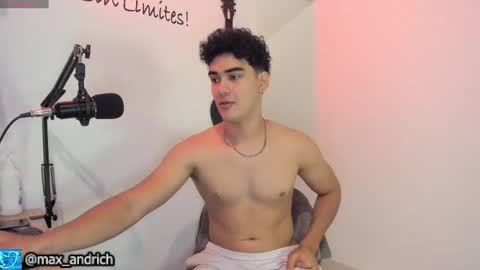 Snapshot of max__andrich chatting on February 4, 2026, 9:26 am Max... online show from February 4, 2026, 9:26 am