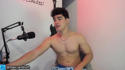 Snapshot of max__andrich chatting on February 19, 2026, 10:22 am Max... online show from February 19, 2026, 10:22 am