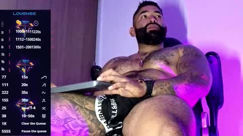 Snapshot of max__prada chatting on November 30, 2025, 2:26 am max__prada online show from November 30, 2025, 2:26 am