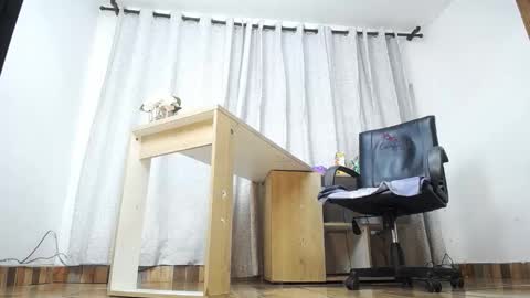 Snapshot of max_collins1 chatting on November 28, 2025, 11:13 am Max Collins online show from November 28, 2025, 11:13 am