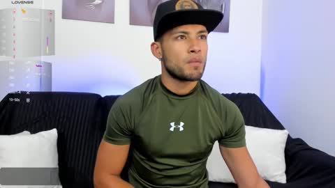 Snapshot of max_conor_ chatting on November 11, 2025, 12:05 pm Max Conor online show from November 11, 2025, 12:05 pm