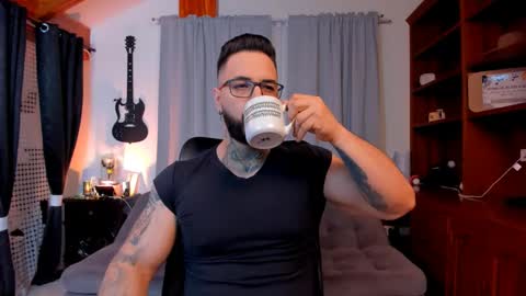 Snapshot of max_dic1 chatting on March 8, 2025, 1:03 pm max D. online show from March 8, 2025, 1:03 pm