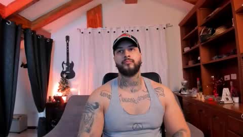 Snapshot of max_dic1 chatting on November 20, 2025, 2:23 am max D. online show from November 20, 2025, 2:23 am