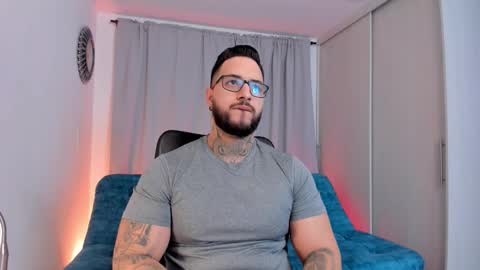 Snapshot of max_dic1 chatting on February 3, 2026, 1:49 pm max D. online show from February 3, 2026, 1:49 pm