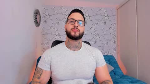 Snapshot of max_dic1 chatting on February 10, 2026, 2:54 pm max D. online show from February 10, 2026, 2:54 pm