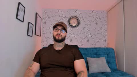 Snapshot of max_dic1 chatting on March 7, 2026, 12:18 am max D. online show from March 7, 2026, 12:18 am