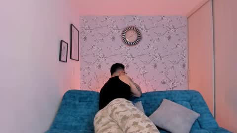 Snapshot of max_dic1 chatting on March 25, 2026, 3:18 pm max D. online show from March 25, 2026, 3:18 pm