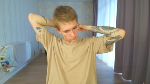 Max Gen with tats 24years  And Ethan without tats 20 years online show from December 8, 2024, 6:11 am