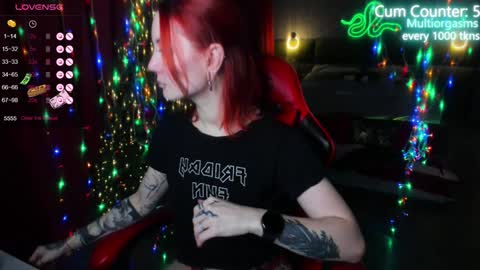 Snapshot of max_phoenix chatting on February 1, 2025, 2:47 am Max online show from February 1, 2025, 2:47 am