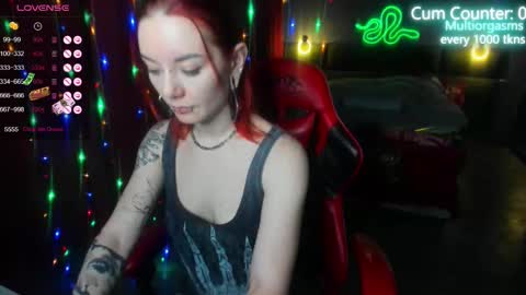 Snapshot of max_phoenix chatting on February 20, 2025, 9:53 pm Max online show from February 20, 2025, 9:53 pm