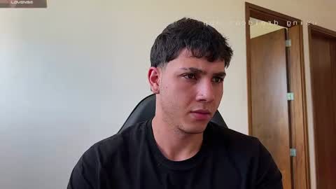 max_valiant1 online show from June 20, 2026, 7:38 pm