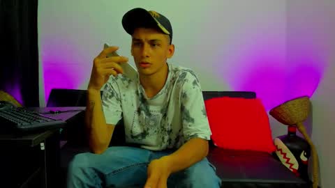 MAX     online show from December 19, 2025, 6:04 pm