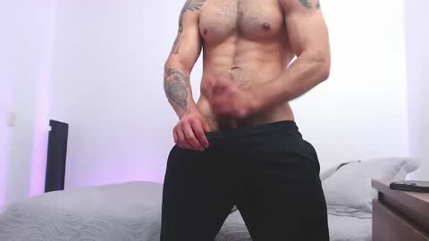 max_xl_ online show from April 28, 2026, 1:37 am