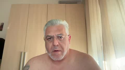 Snapshot of maxbillo chatting on July 12, 2026, 4:42 pm maxbillo online show from July 12, 2026, 4:42 pm