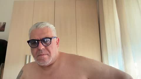 Snapshot of maxbillo chatting on August 2, 2026, 3:54 pm maxbillo online show from August 2, 2026, 3:54 pm