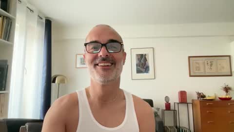 Snapshot of maxbow chatting on May 11, 2026, 12:55 pm Max Mikado online show from May 11, 2026, 12:55 pm